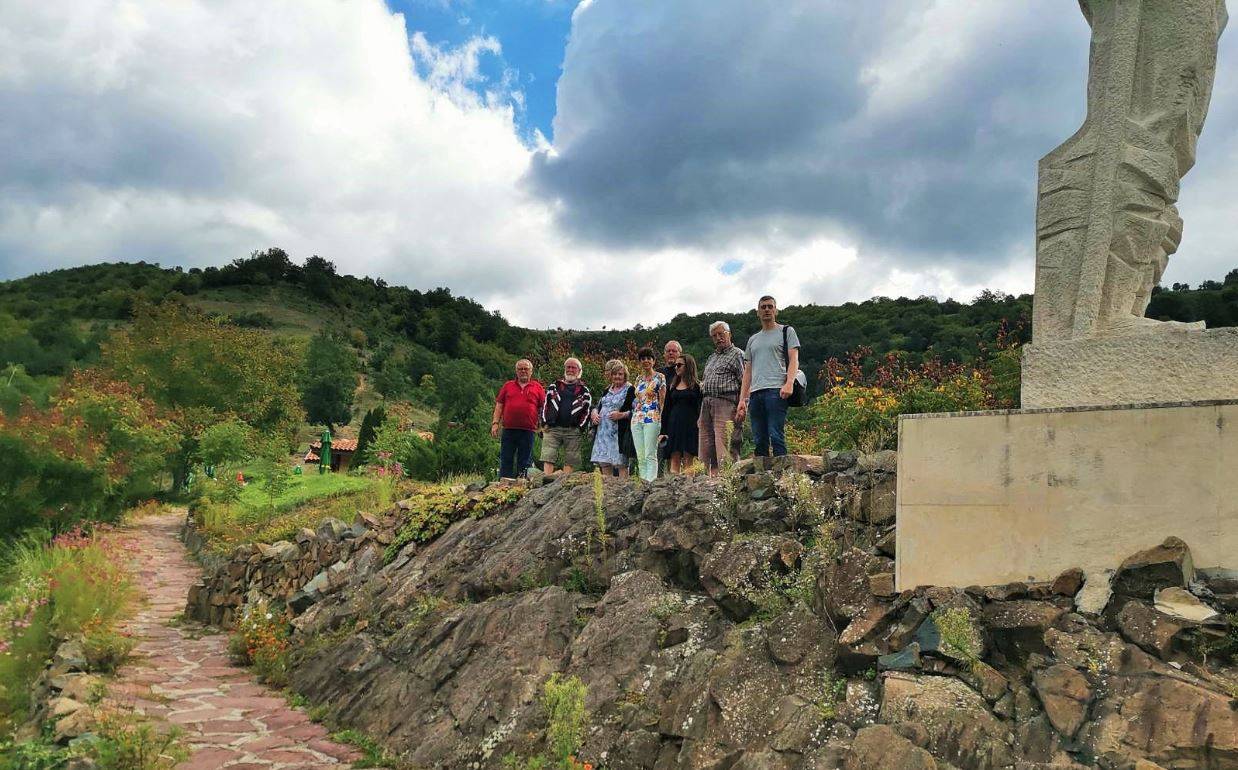 На изпроводяк гостите от Германия посетиха Туристически комплекс Дядо Йоцо гледа край село Очиндол